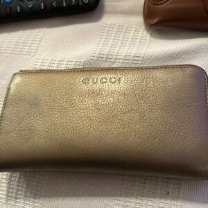 Gucci wallet authentic